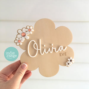 Flower Shaped Baby Announcement Plaque | Daisy Baby Name Announcement Sign