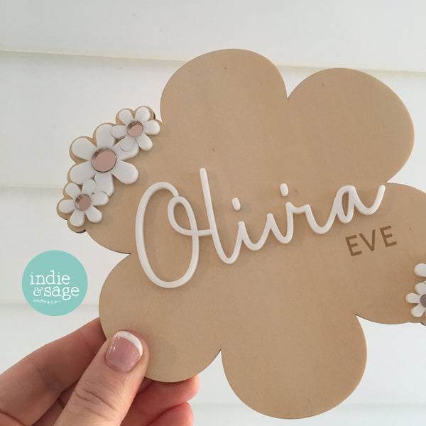 Flower Shaped Baby Announcement Plaque | Daisy Baby Name Announcement Sign