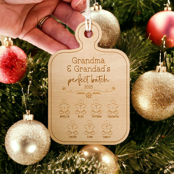 Family Christmas Tree Ornament, Christmas Decoration, Family Christmas Decoration, Personalized Christmas Gift, Nanny Gifts, Grandma Gifts